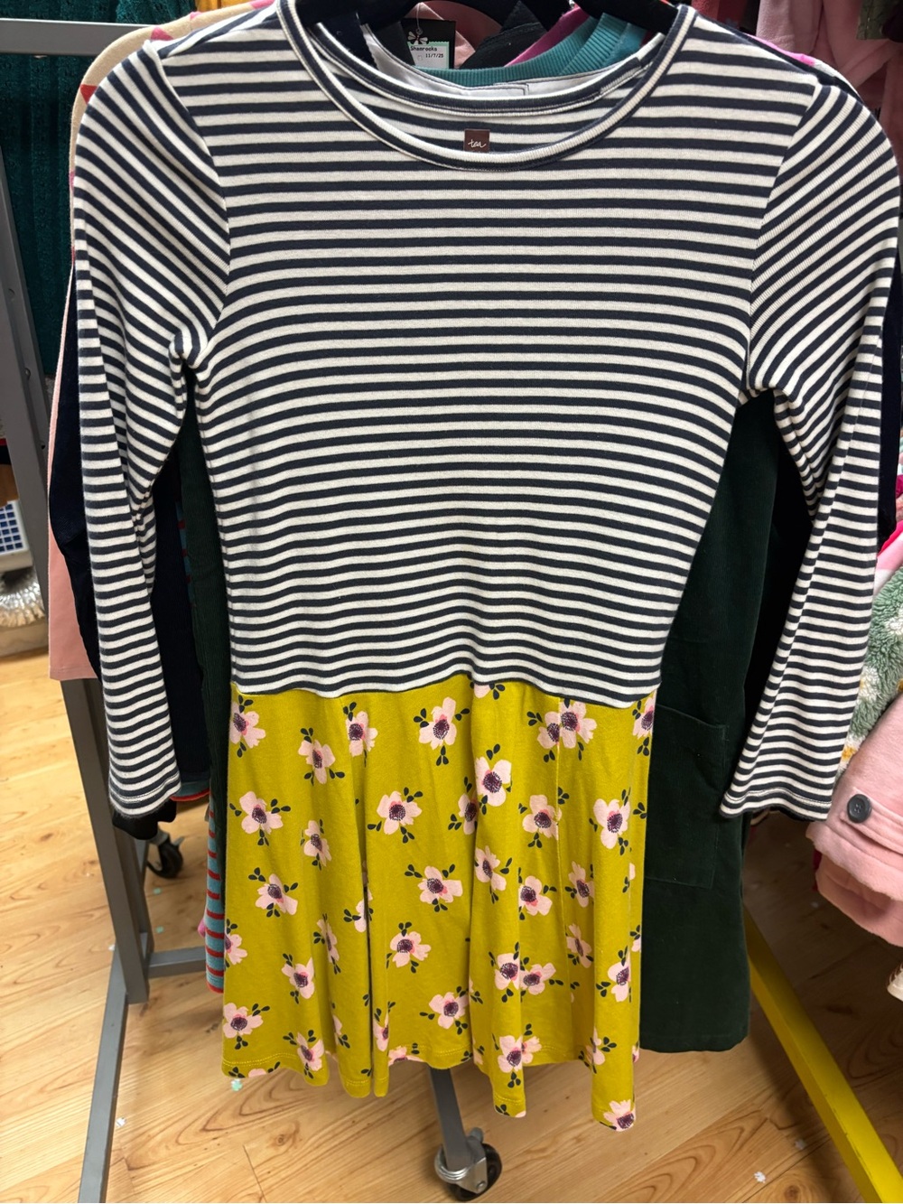 Tea brand Dress